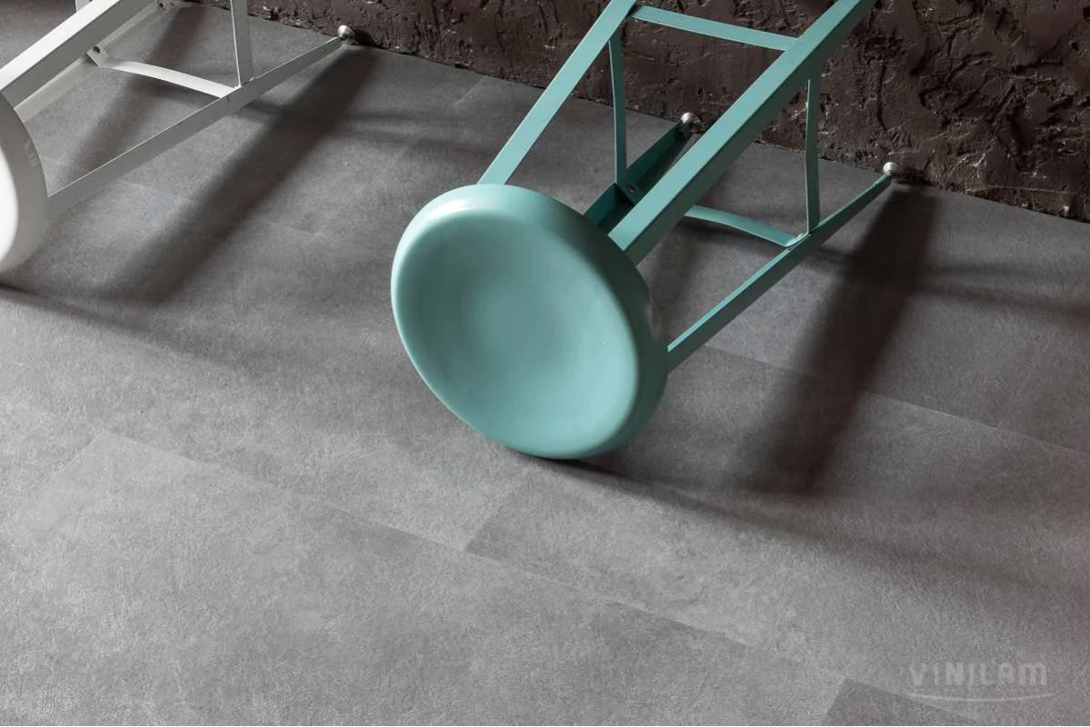 Плитка ПВХ клеевая VINILAM Цемент Ceramo Stone Glue 950х480х2,5 (4,56м2), 4V микро-фаска