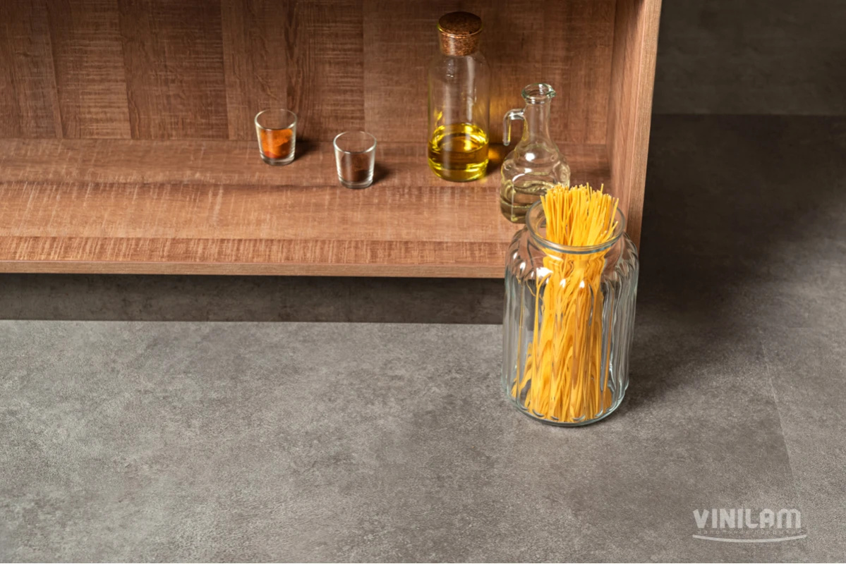 Плитка ПВХ клеевая VINILAM Цемент Стальной Ceramo Stone Glue 950х480х2,5 (4,513м2), 4V микро-фаска