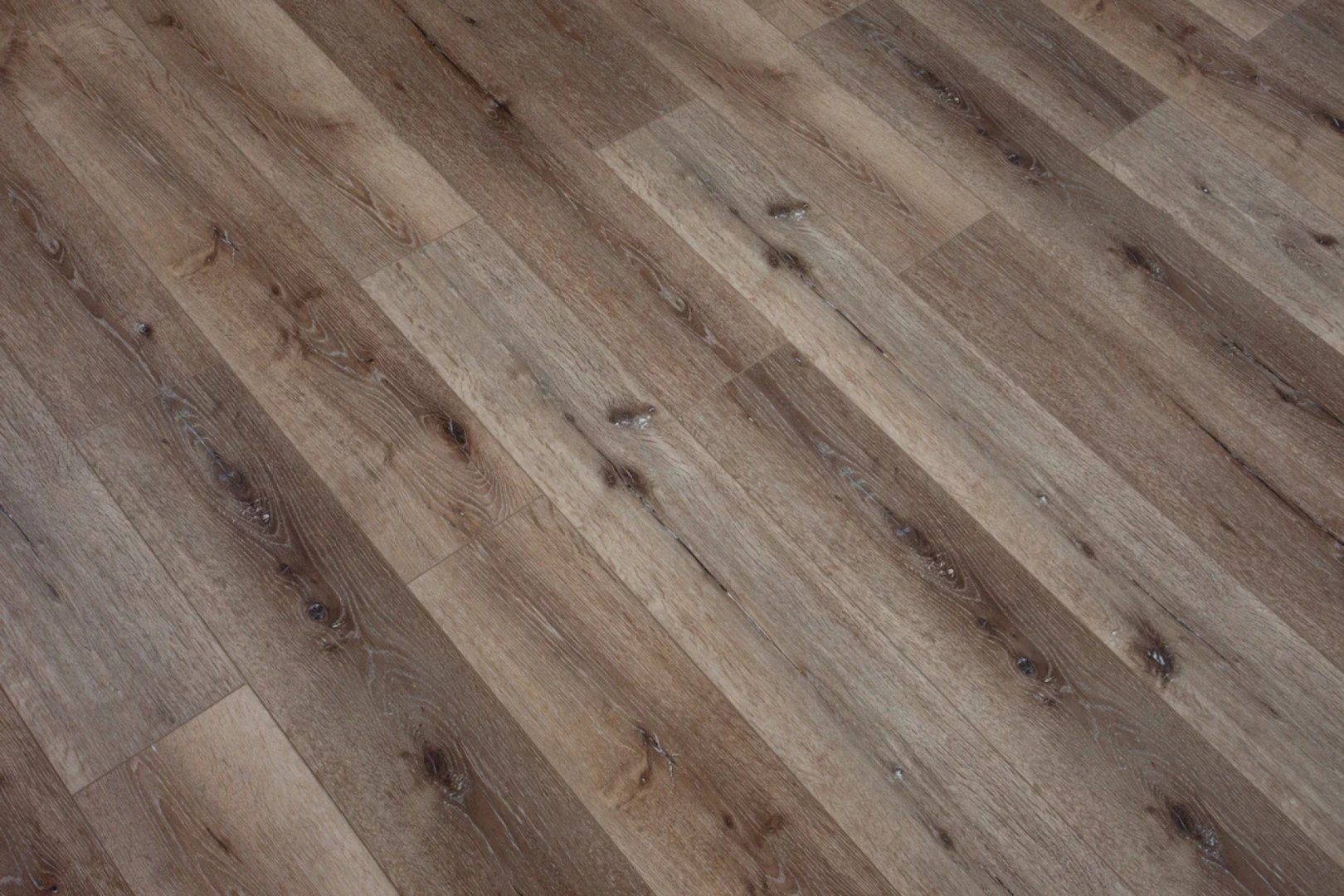 Плитка ПВХ-кварцвинил Damy Floor Дуб Провинциальный Family 1220х180х4 (2,635м2), 4V фаска