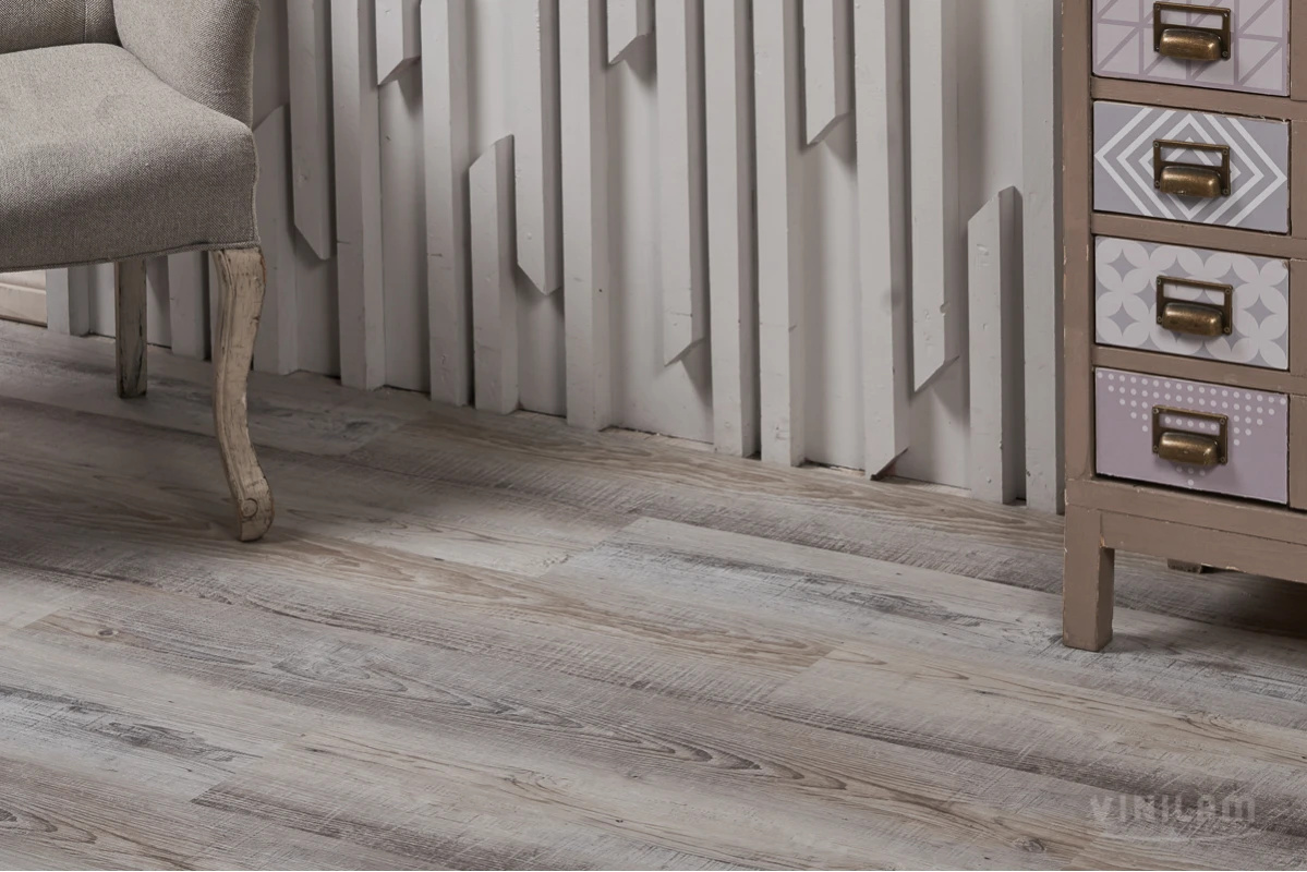 Ламинат SPC замковой VINILAM Сосна Андер Ceramo Wood 1220х225х4,5 (2,75м2), 4V фаска