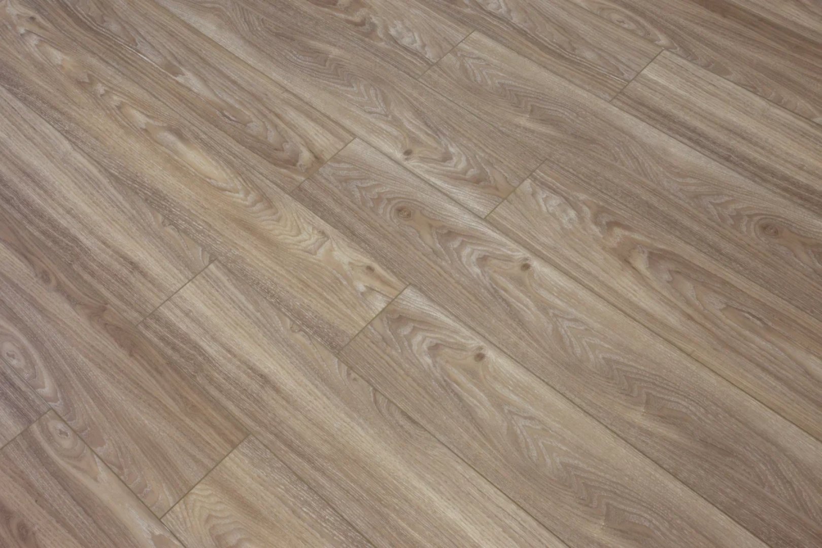 Плитка ПВХ-кварцвинил Damy Floor Дуб Селект Family 1220х180х4 (2,635м2), 4V фаска
