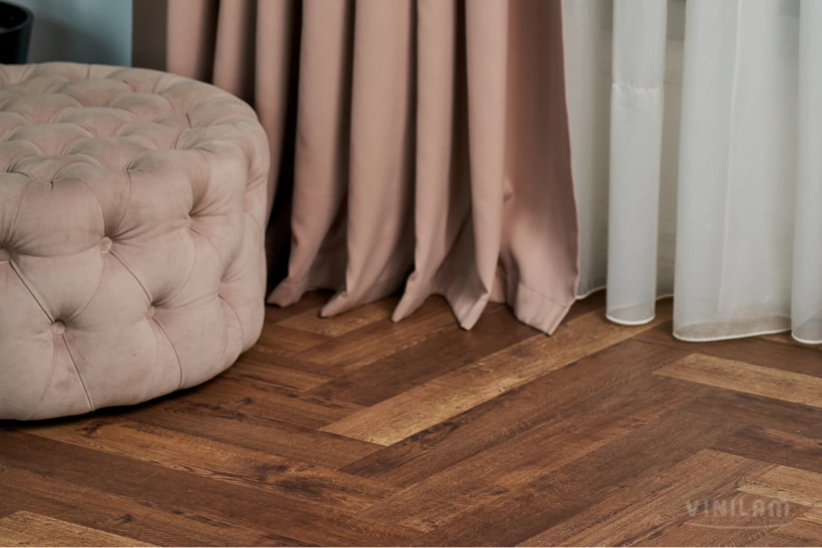 Плитка ПВХ замковая VINILAM Паркет Версальский Herringbone 720х120х6,5 (2,07м2), с подложкой, 4V фас