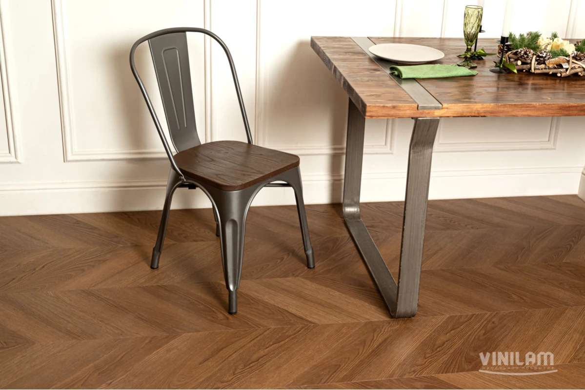 Плитка ПВХ клеевая VINILAM Шеврон Плезир  Chevron Glue 690х115х2,5 (2,86м2), 4V фаска