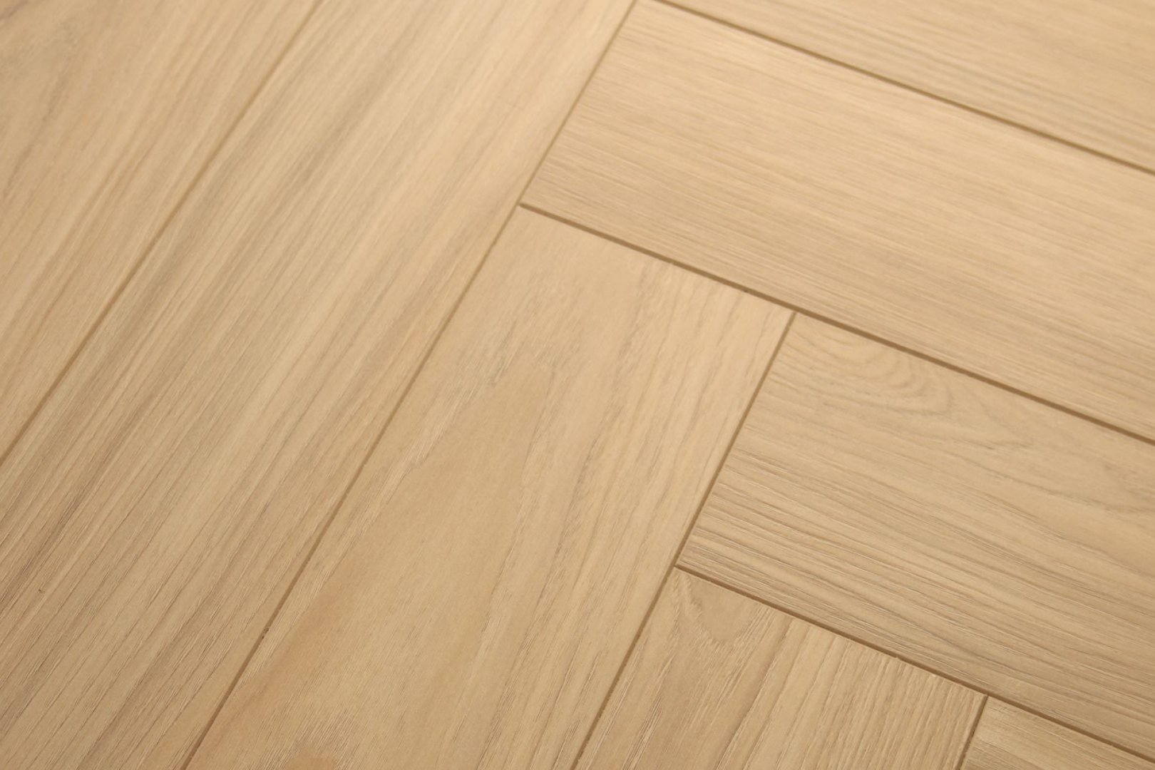 Ламинат Damy Floor Дуб Австрийский Heritage Ёлка 606х101х8 (1,591м2), замок (Uniclic), 4V фаска