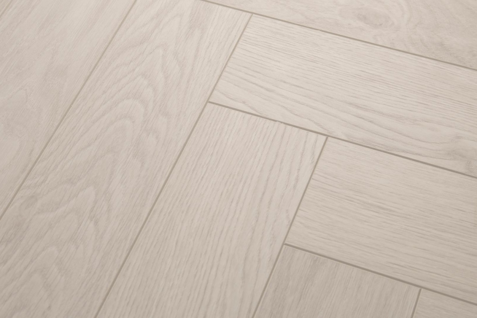 Ламинат Damy Floor Дуб Савернейк Heritage Ёлка 606х101х8 (1,591м2), замок (Uniclic), 4V фаска