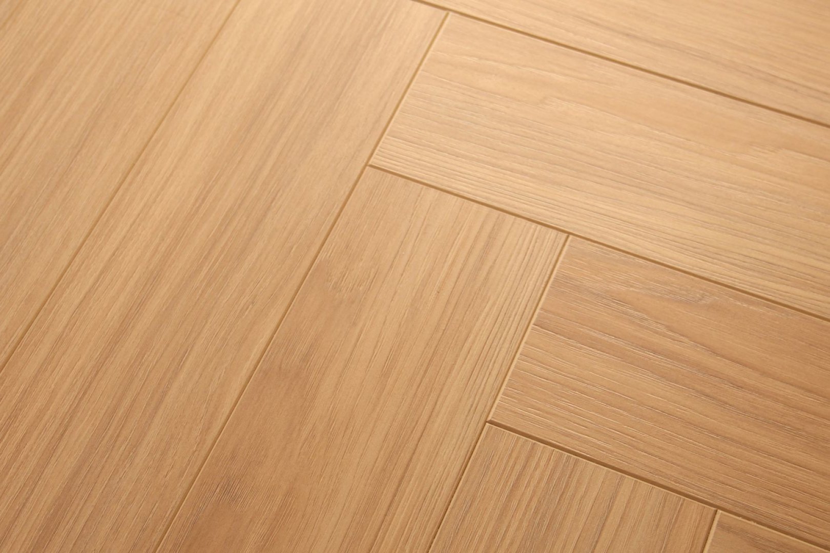 Ламинат Damy Floor Дуб Гартвиса Heritage Ёлка 606х101х8 (1,591м2), замок (Uniclic), 4V фаска