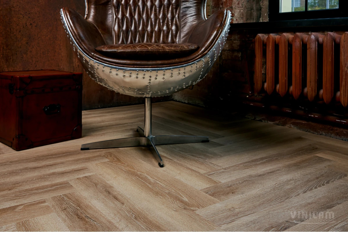 Плитка ПВХ замковая VINILAM Паркет Классический Herringbone 720х120х6,5 (2,07м2), с подложкой, 4V фа