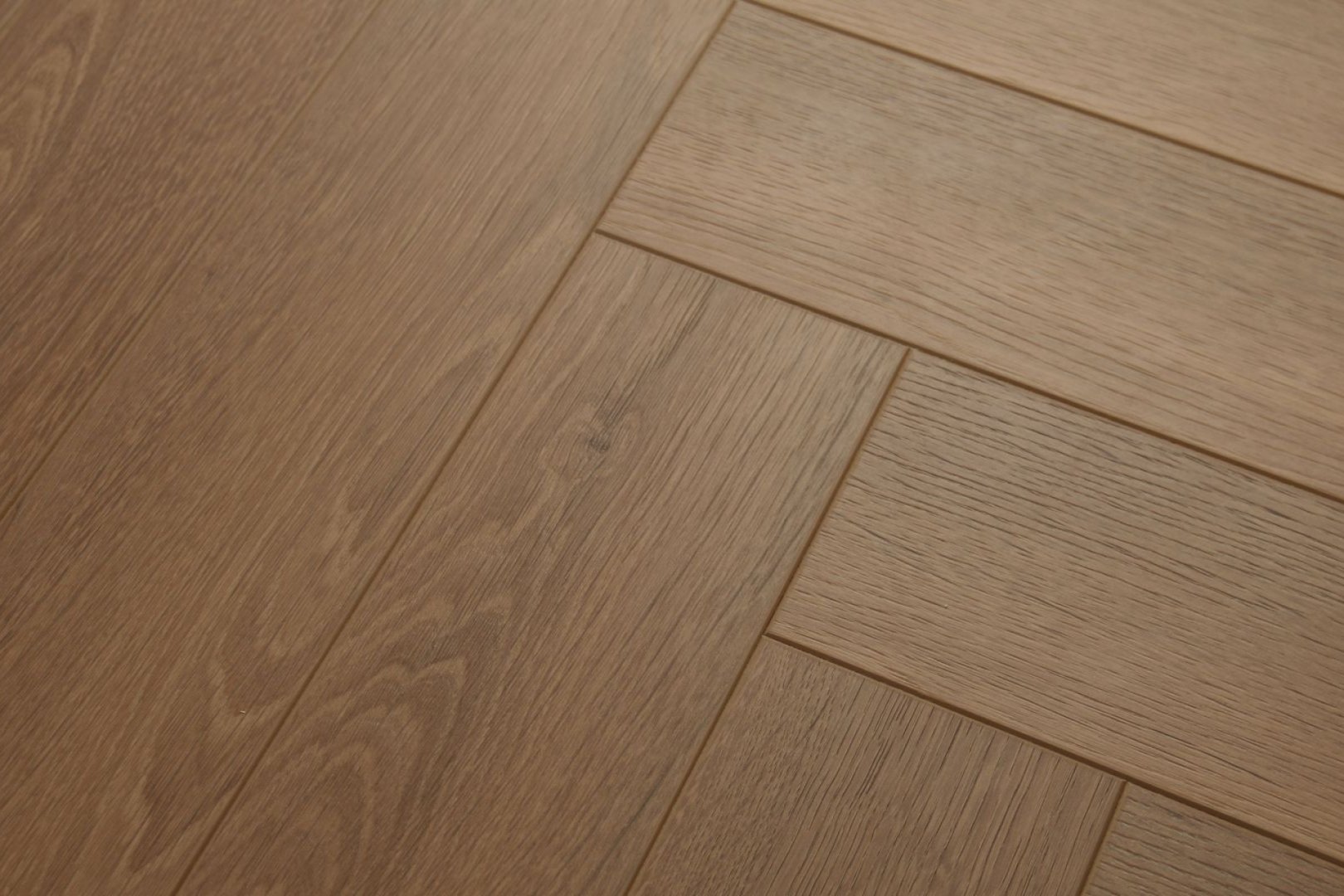 Ламинат Damy Floor Дуб Веллингтон Heritage Ёлка 606х101х8 (1,591м2), замок (Uniclic), 4V фаска
