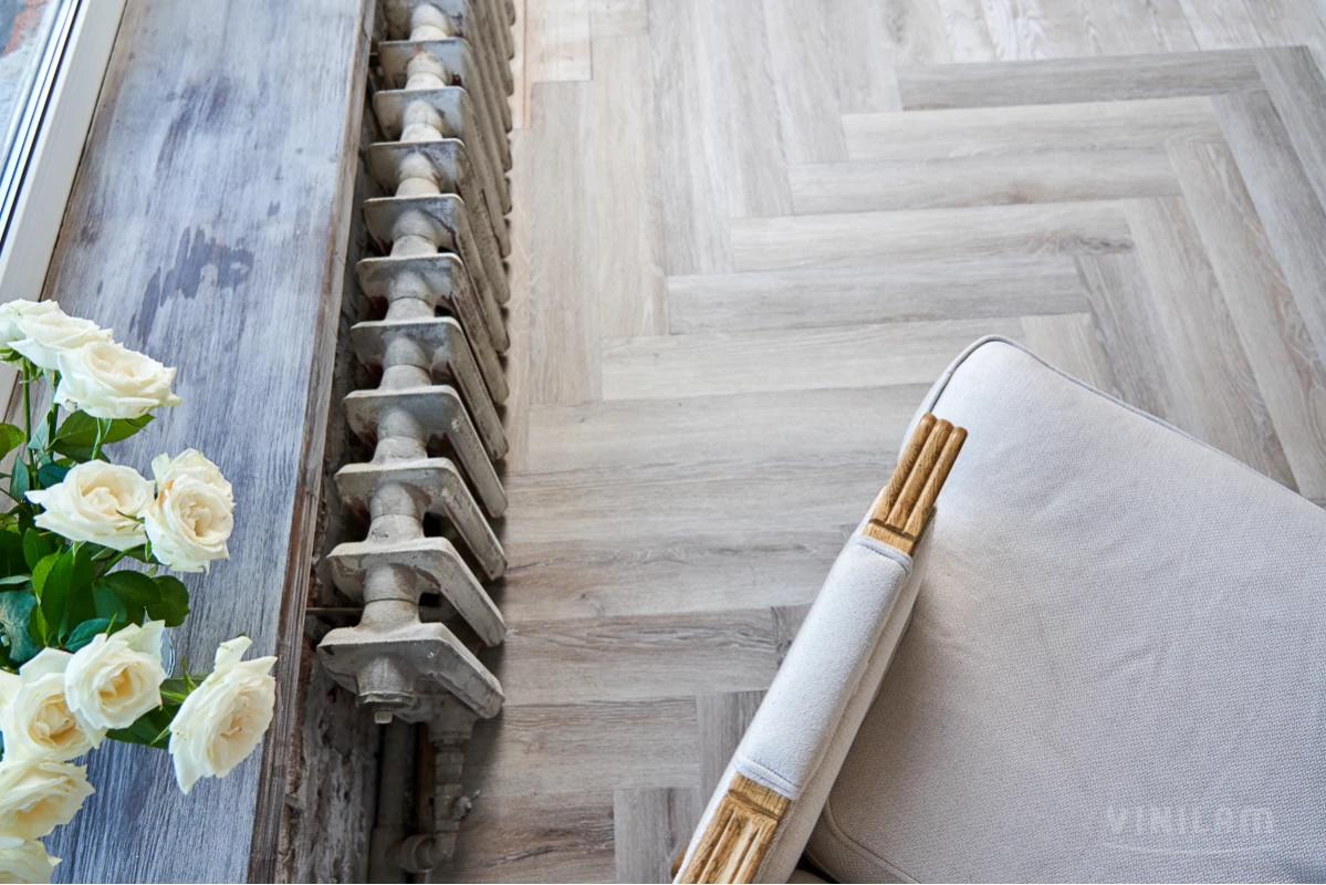 Плитка ПВХ клеевая VINILAM Паркет Эрмитаж Herringbone Glue 762х152,4х2,5 (2,79м2), 4V фаска