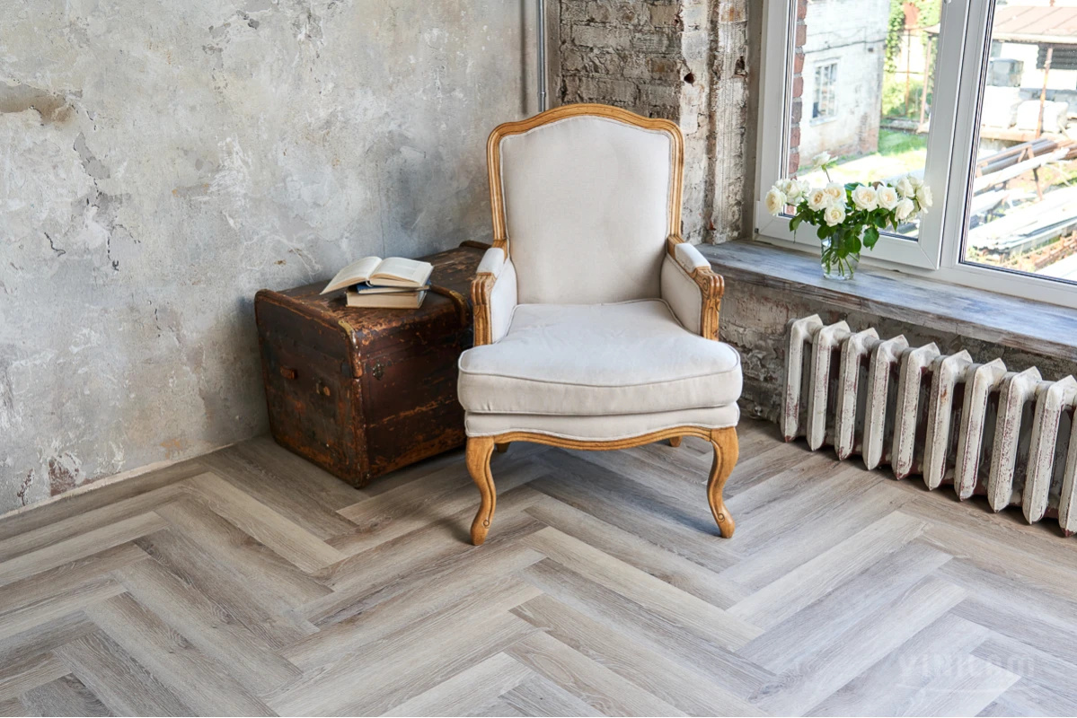 Плитка ПВХ клеевая VINILAM Паркет Эрмитаж Herringbone Glue 762х152,4х2,5 (2,79м2), 4V фаска