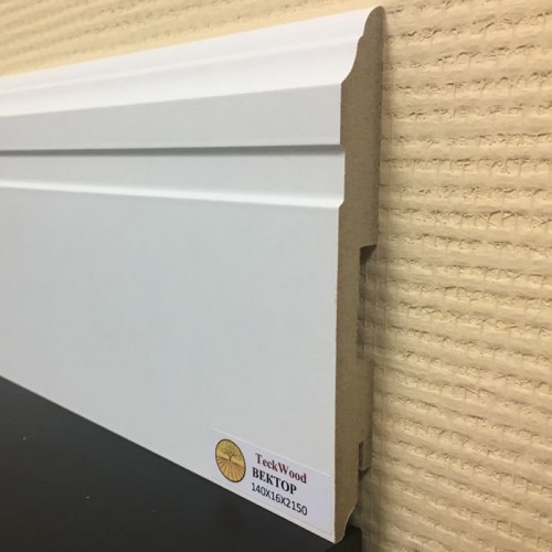 Плинтус ламинированный Teckwood Белый Роял 2150х140х16