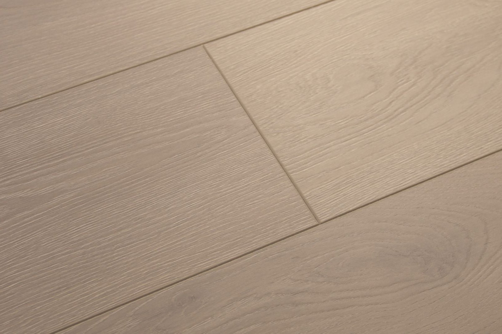 Ламинат Damy Floor Дуб Шотландский Tradition 1217х196х8 (3,339м2), замок (Uniclic), 4V фаска
