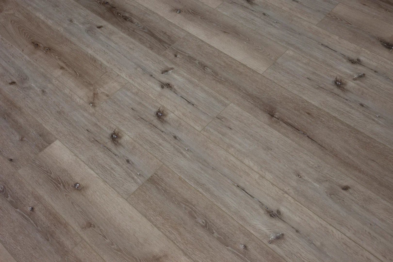 Плитка ПВХ-кварцвинил Damy Floor Дуб Лофт Family 1220х180х4 (2,635м2), 4V фаска
