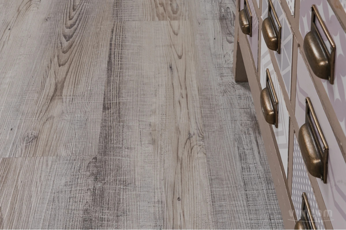 Ламинат SPC замковой VINILAM Сосна Андер Ceramo Wood 1220х225х4,5 (2,75м2), 4V фаска