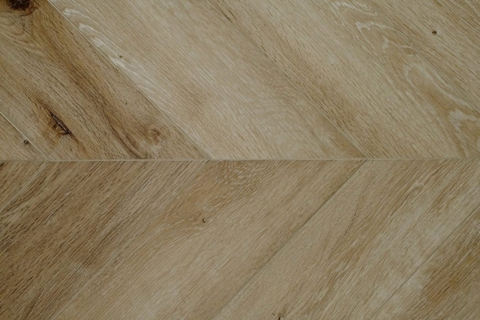 Плитка ПВХ клеевая Damy Floor Версаль Chevron  600х127х2,5 (3,048м2), 4V фаска